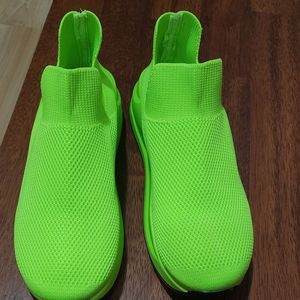 Size 41 (9.5/10) neon yellow sneakers shoes